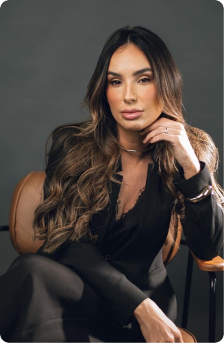 Foto da gestora da On Target Representações